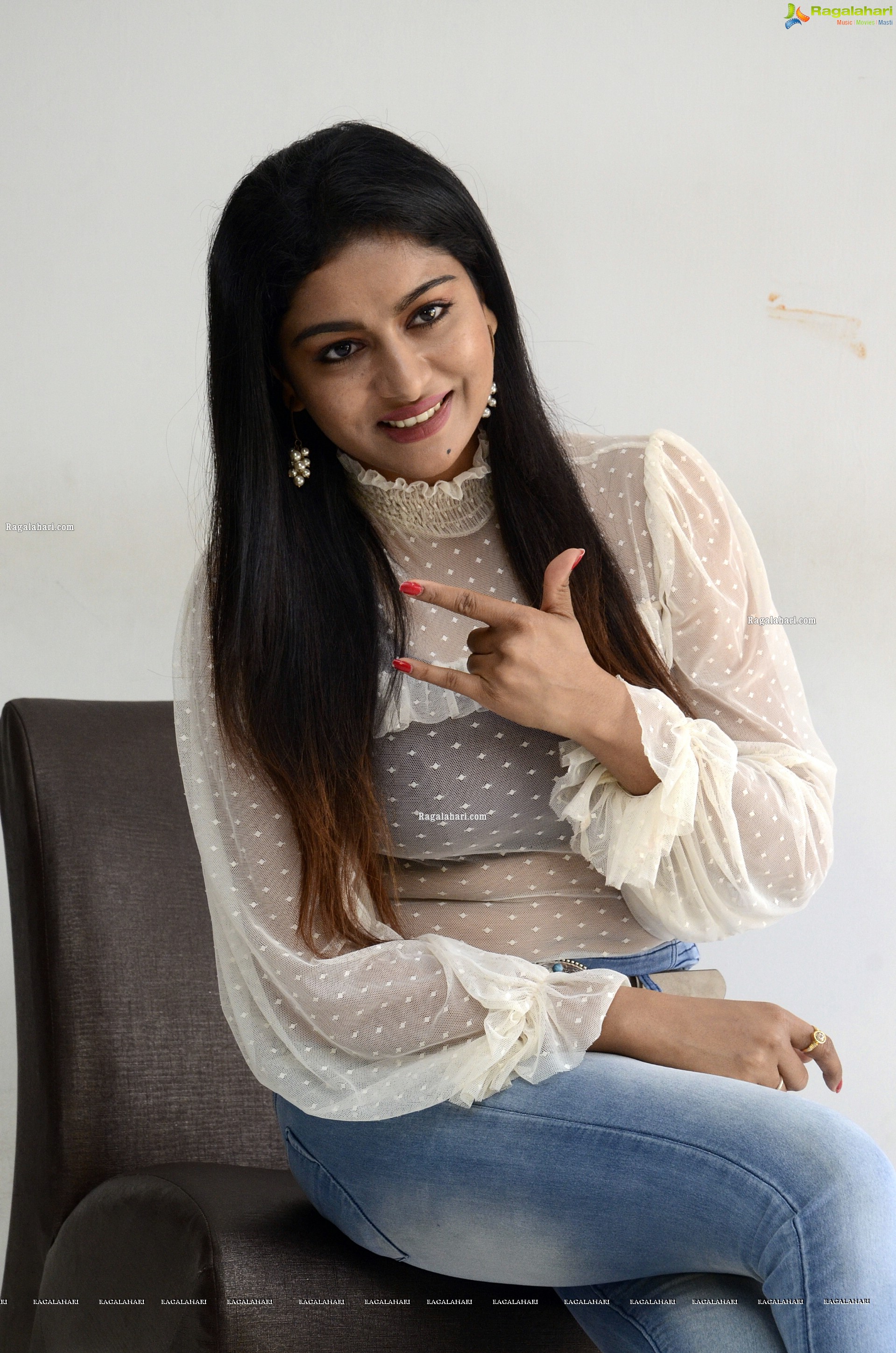 Akshatha Srinivas at MMOF Movie Interview, HD Photo Gallery