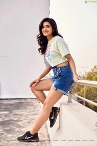 Avantika Mishra HD Stills in Crop Top and Denim Shorts