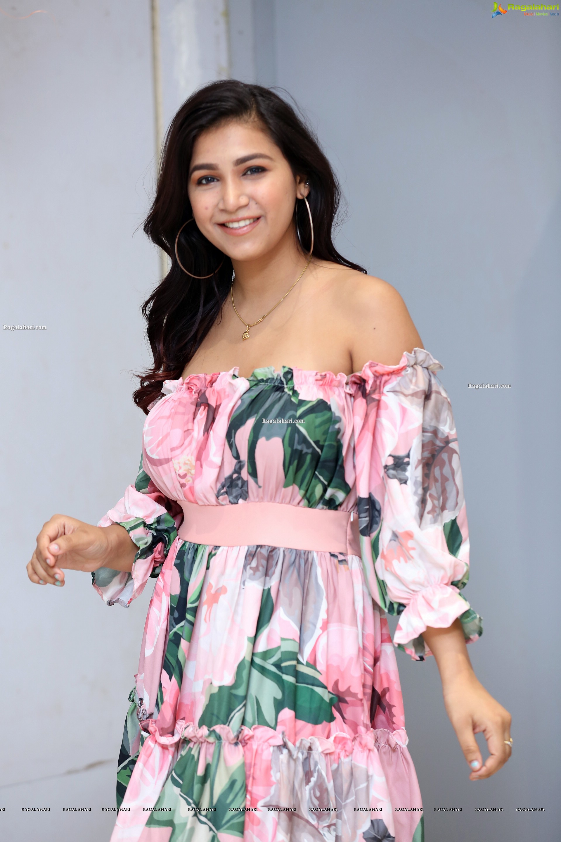 Divya Pandey at Podarillu Fruits & Vegetables 2nd Outlet Launch, HD Photo Gallery