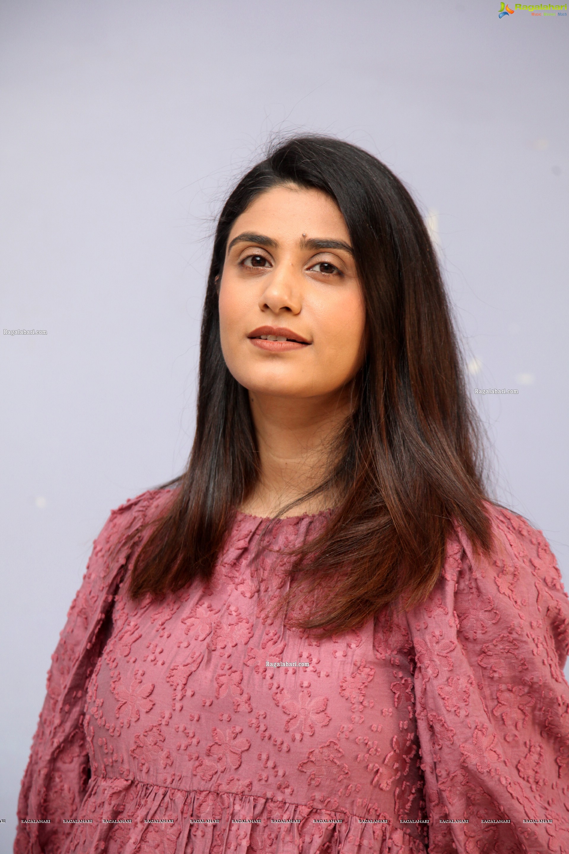 Jia Sharma at Kshana Kshanam Movie Trailer Launch, HD Photo Gallery