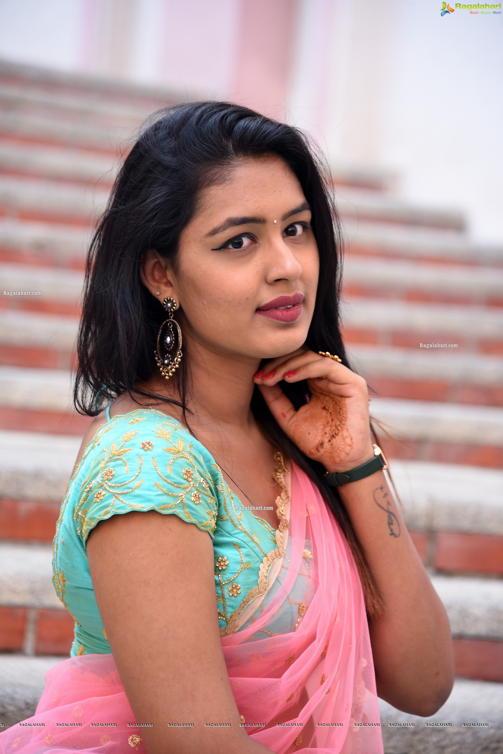 Meenal at Rangu Bommala Katha Movie Pooja Ceremony, HD Photo Gallery