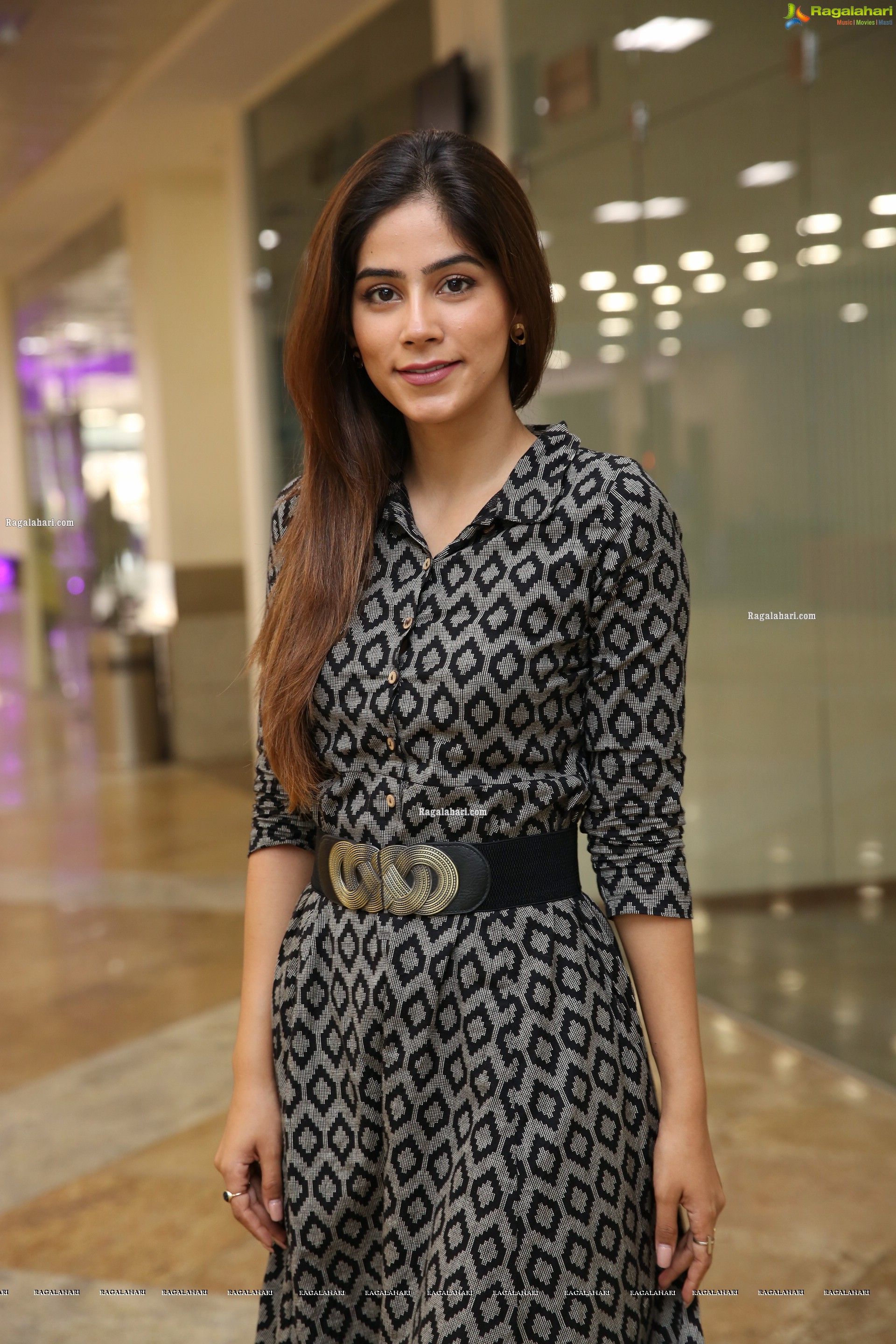 Nikita Tanwani Latest Photoshoot Stills, HD Photo Gallery