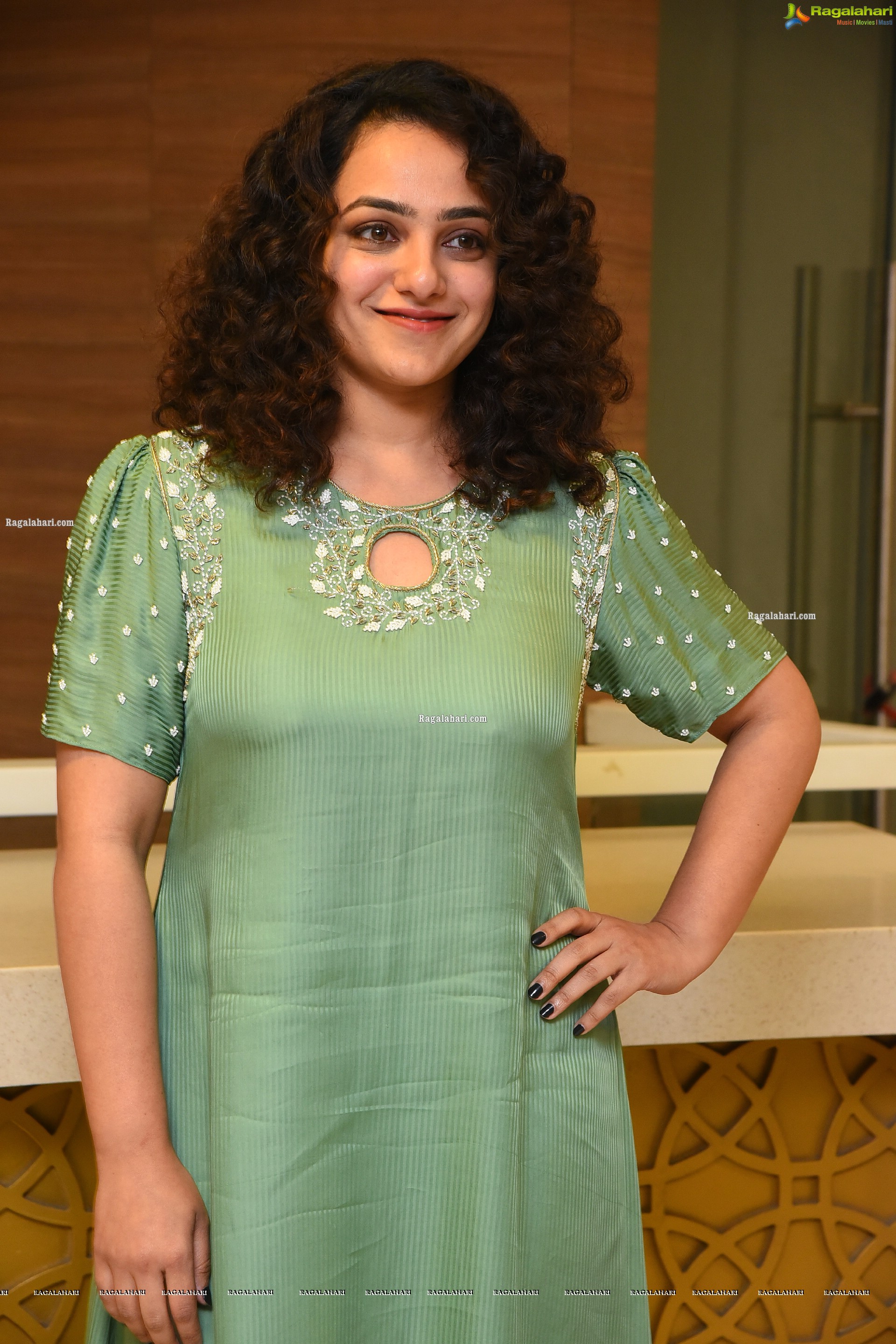 Nithya Menon at Ninnila Ninnila Movie Press Meet, HD Photo Gallery