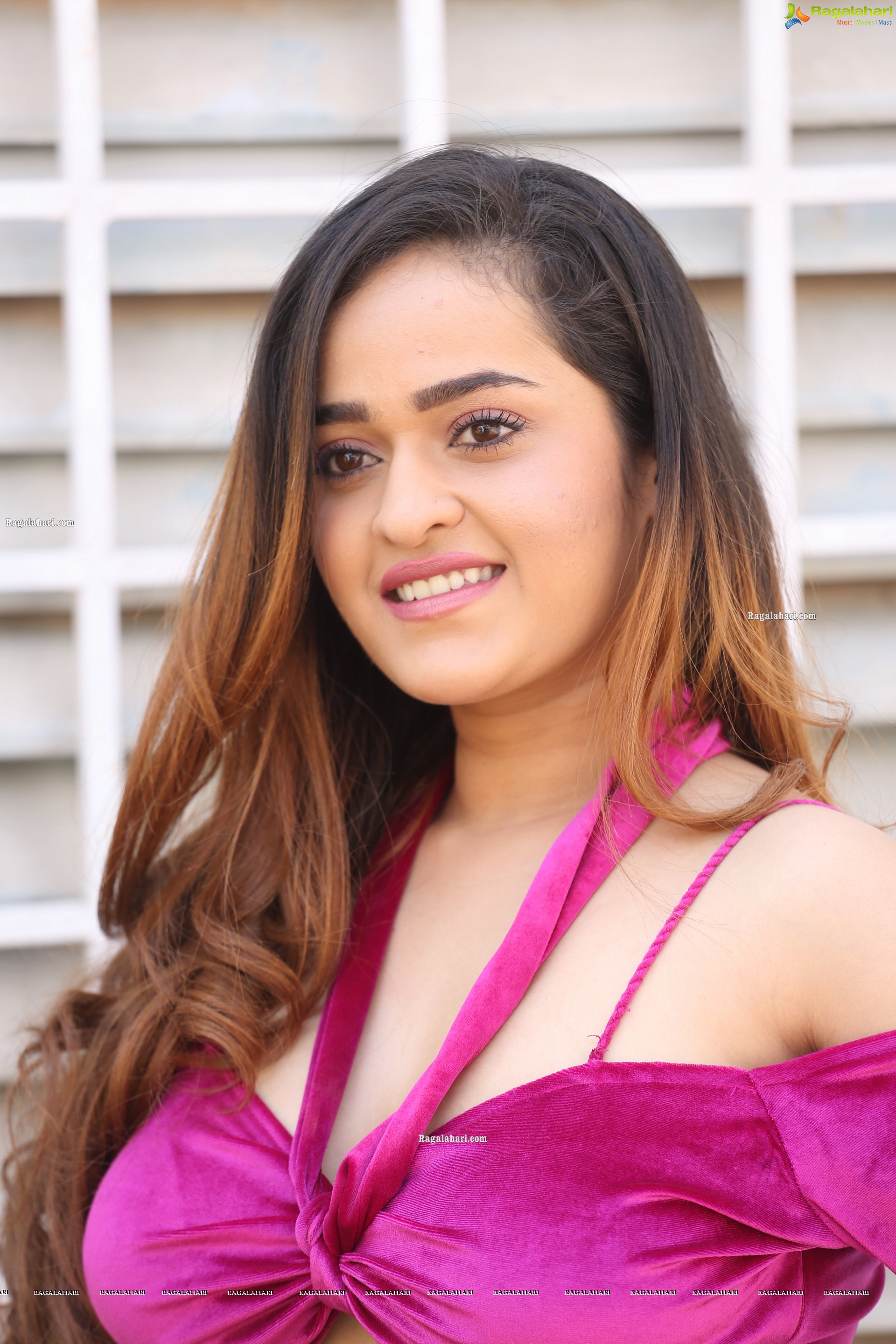 Prajakta Dusane at Rakkasi Movie Launch, HD Photo Gallery