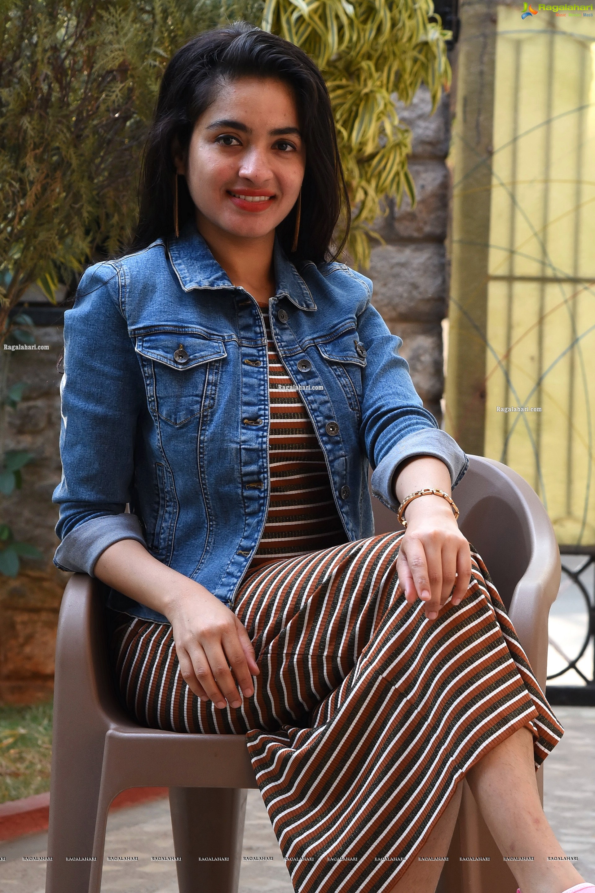 Priya at Bomma Adhirindi-Dimma Thirigindi Movie Interview, HD Gallery