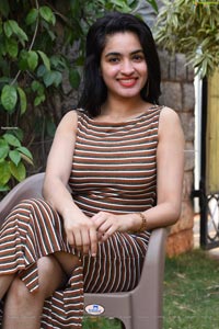 Priya at Bomma Adhirindi-Dimma Thirigindi Movie Interview