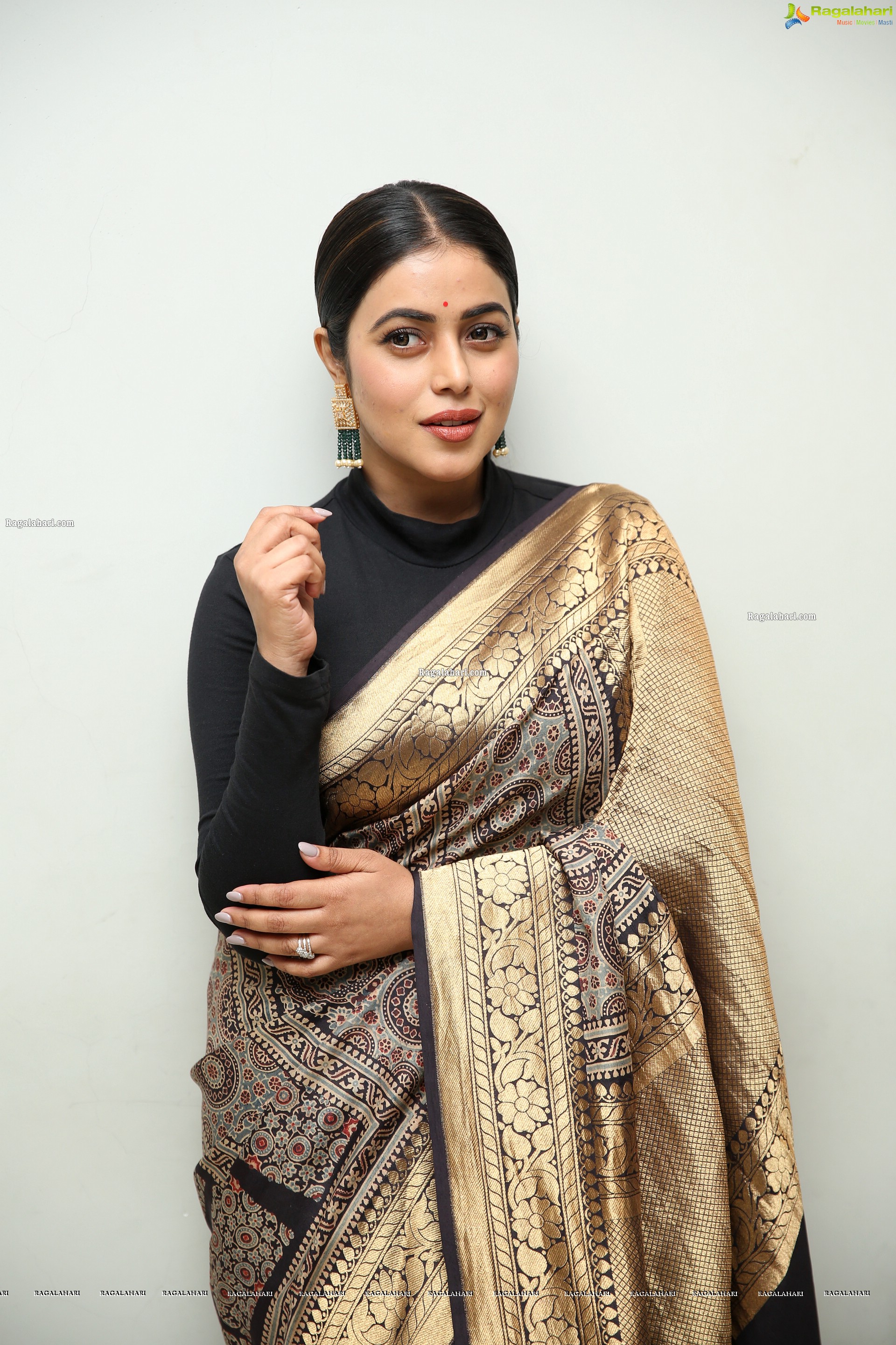 Poorna at Sundari Movie Trailer Launch, HD Photo Gallery