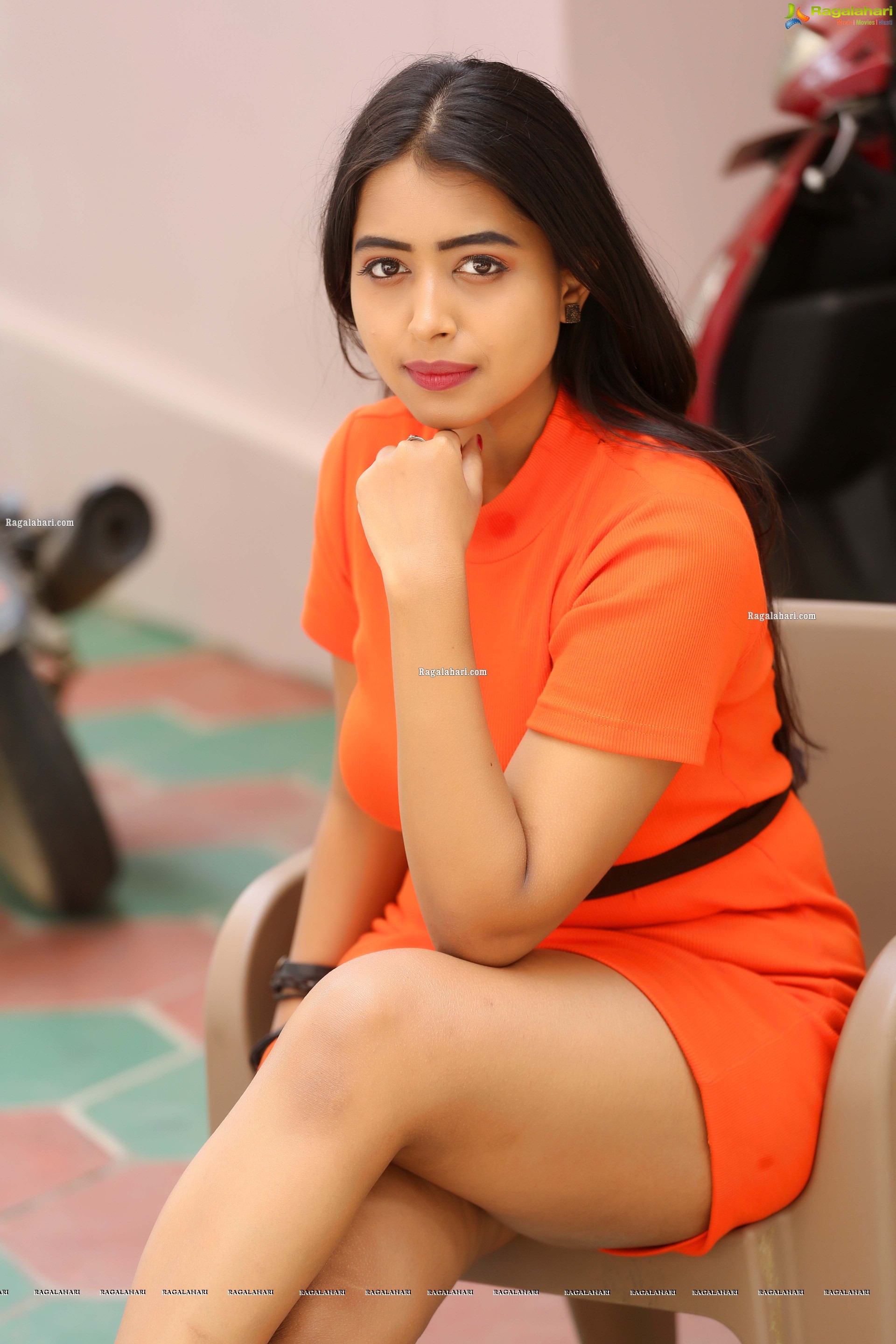 Rittika Chakraborthy at Bomma Adirindi-Dimma Thirigindi Interview, HD Gallery