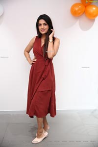 Ritu Biradar in Maroon Front Tie Knot Dress