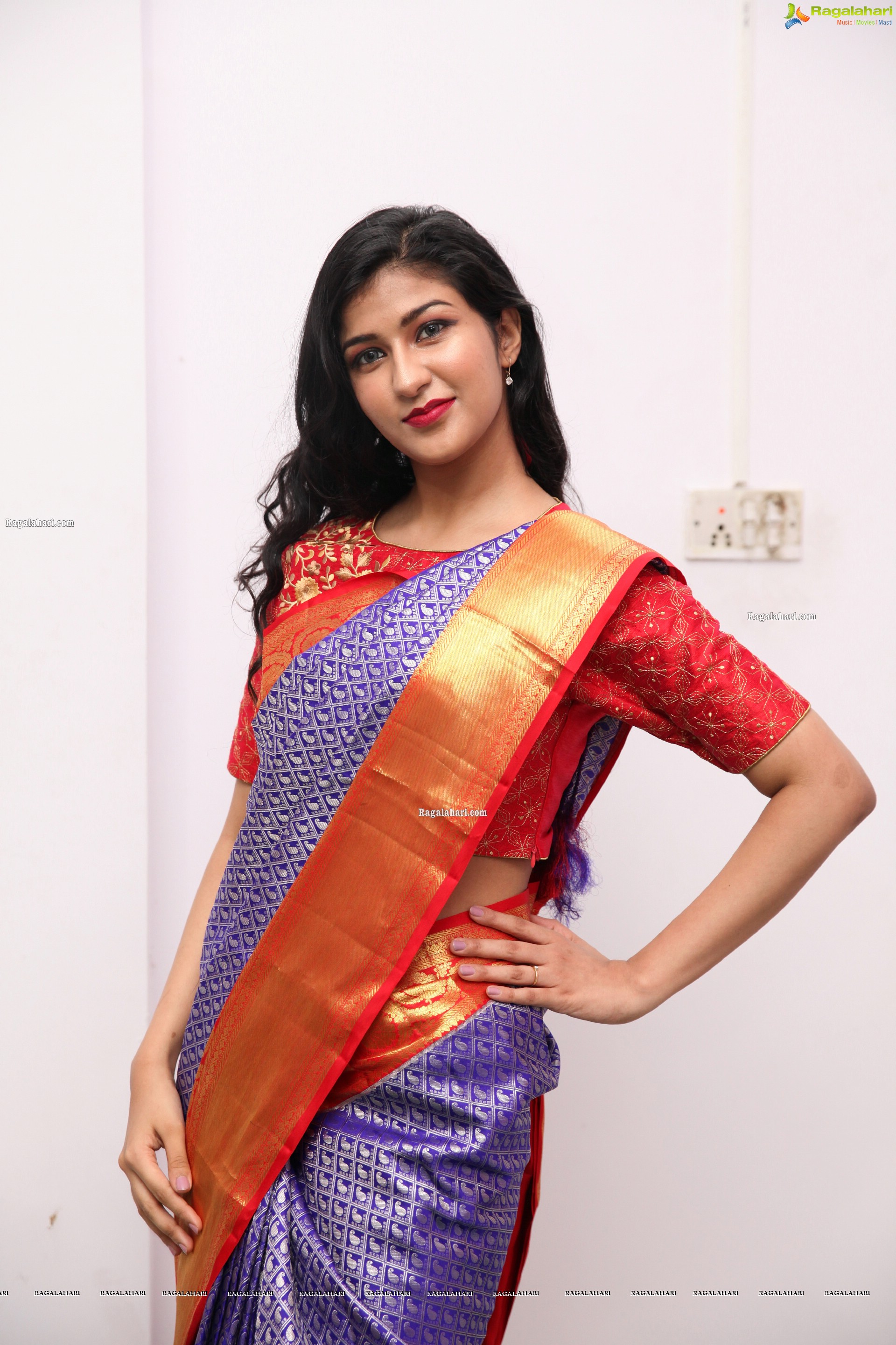 Riya Singh at Sutraa Fashion & Lifestyle Exhibition, HD Photo Gallery
