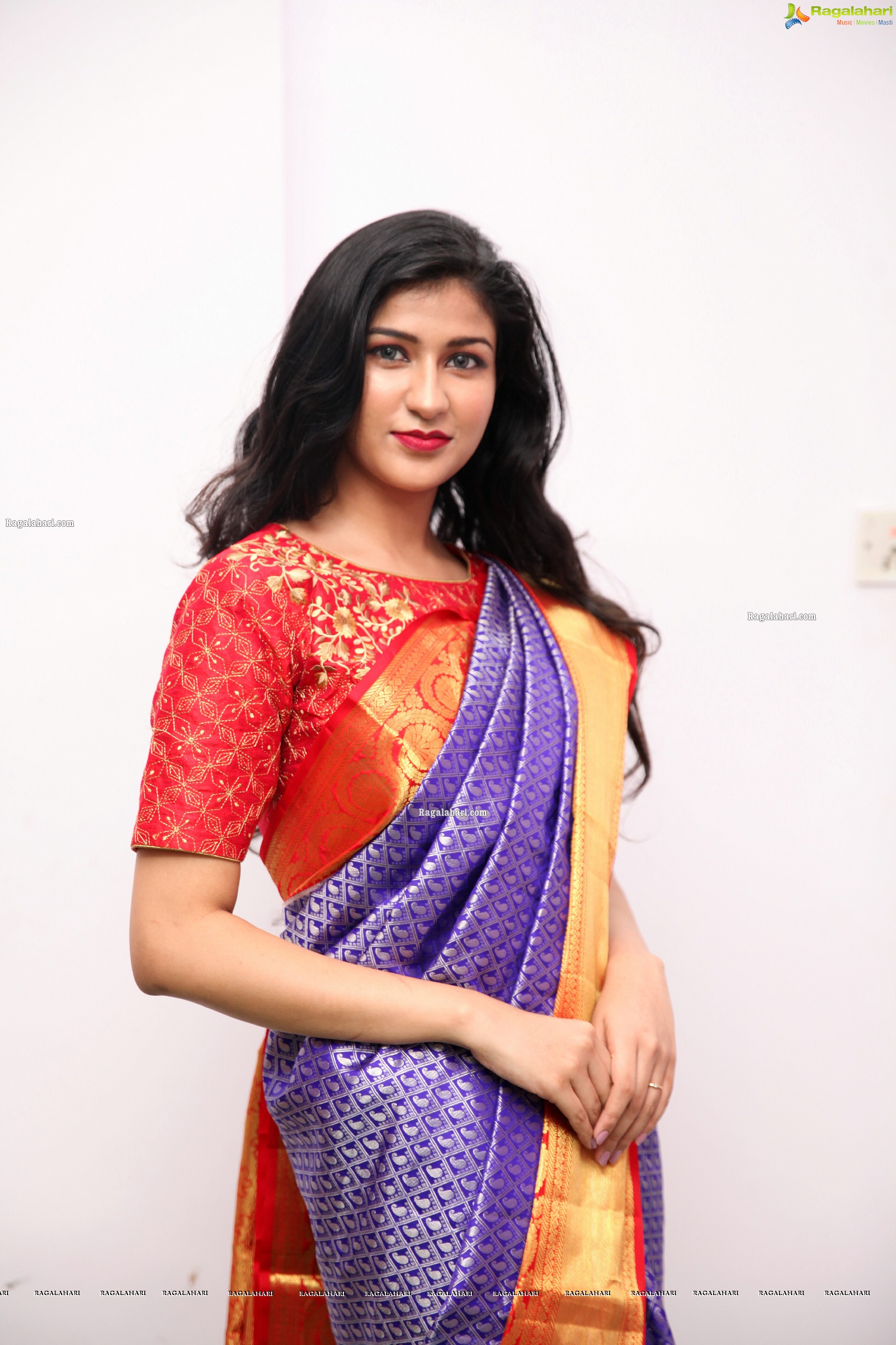 Riya Singh at Sutraa Fashion & Lifestyle Exhibition, HD Photo Gallery