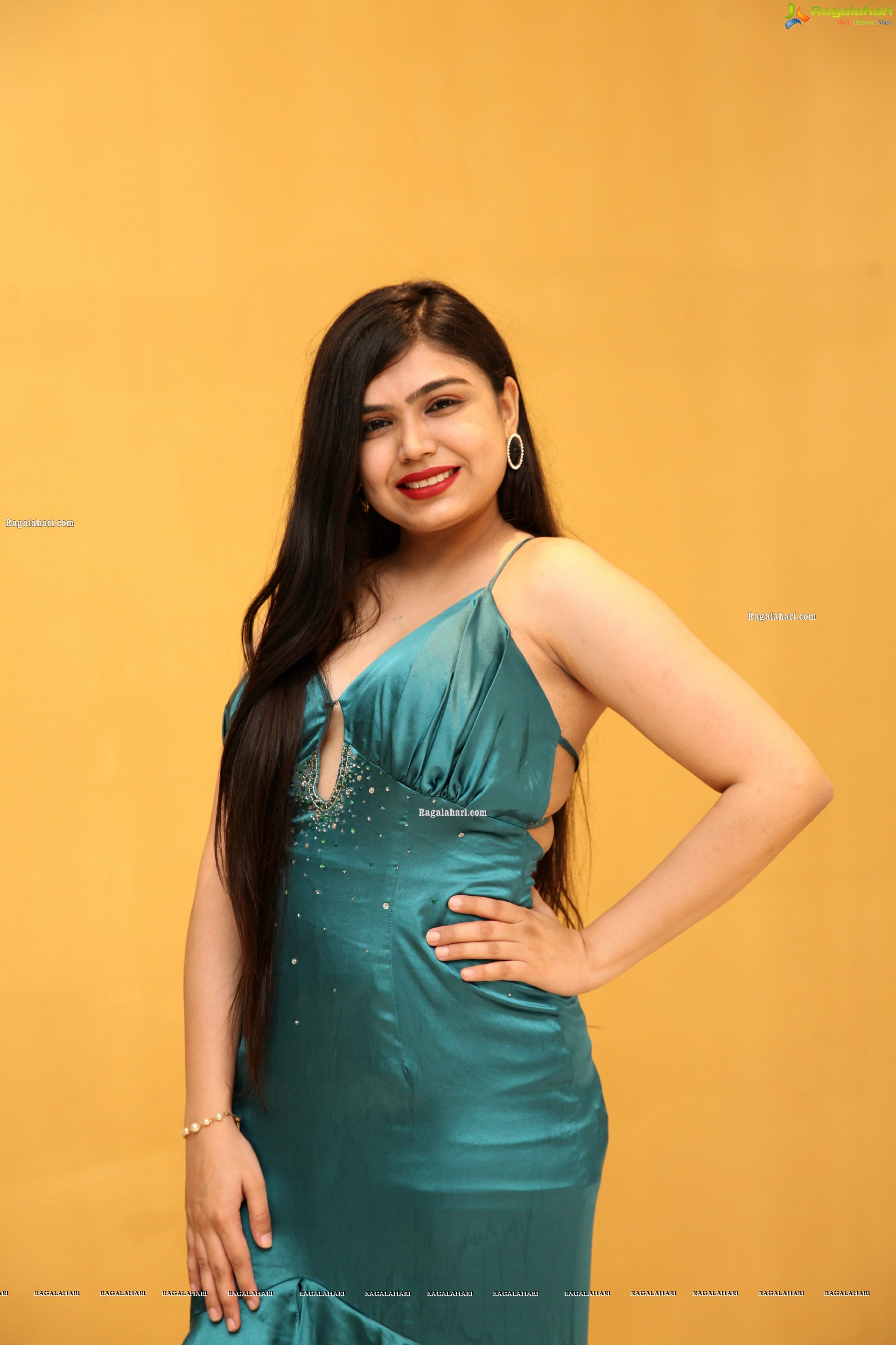 Selvin Batada in Dark Turquoise Spaghetti Straps Satin Dress, HD Photo Gallery