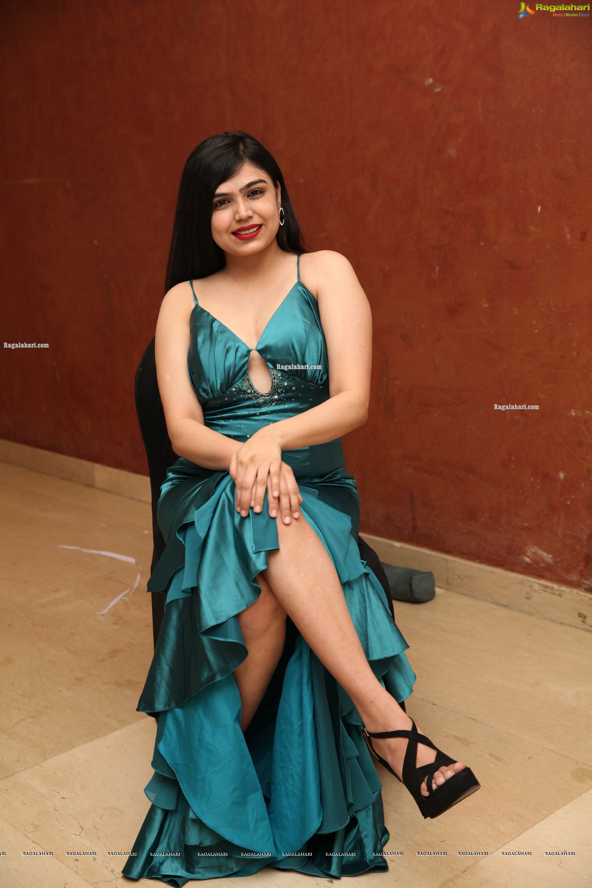 Selvin Batada in Dark Turquoise Spaghetti Straps Satin Dress, HD Photo Gallery