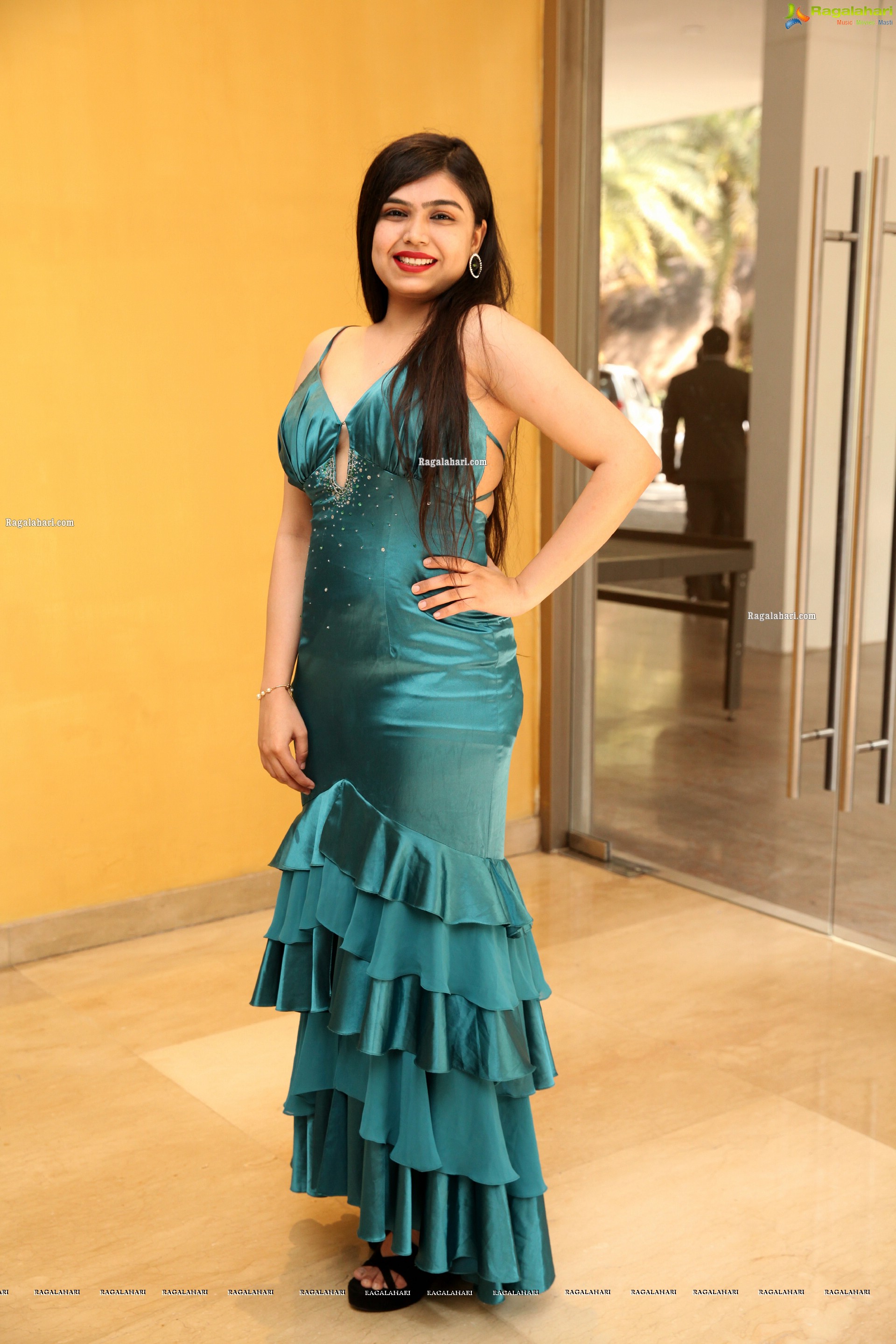 Selvin Batada in Dark Turquoise Spaghetti Straps Satin Dress, HD Photo Gallery