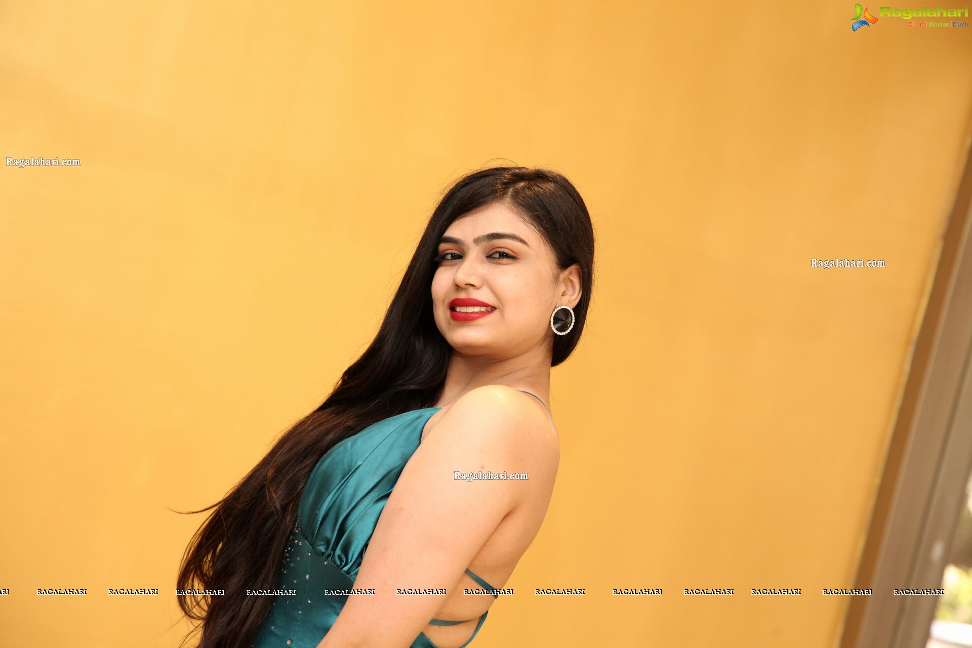 Selvin Batada in Dark Turquoise Spaghetti Straps Satin Dress, HD Photo Gallery