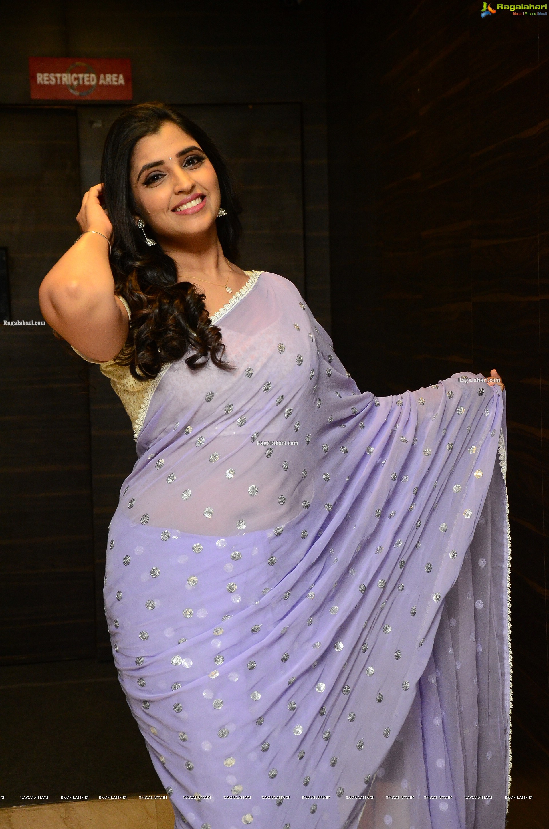 Anchor Syamala in Lavender Saree, HD Photo Gallery