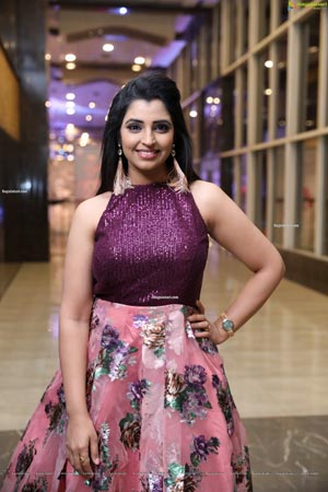 Shyamala at Roberrt Movie Pre-Release Event