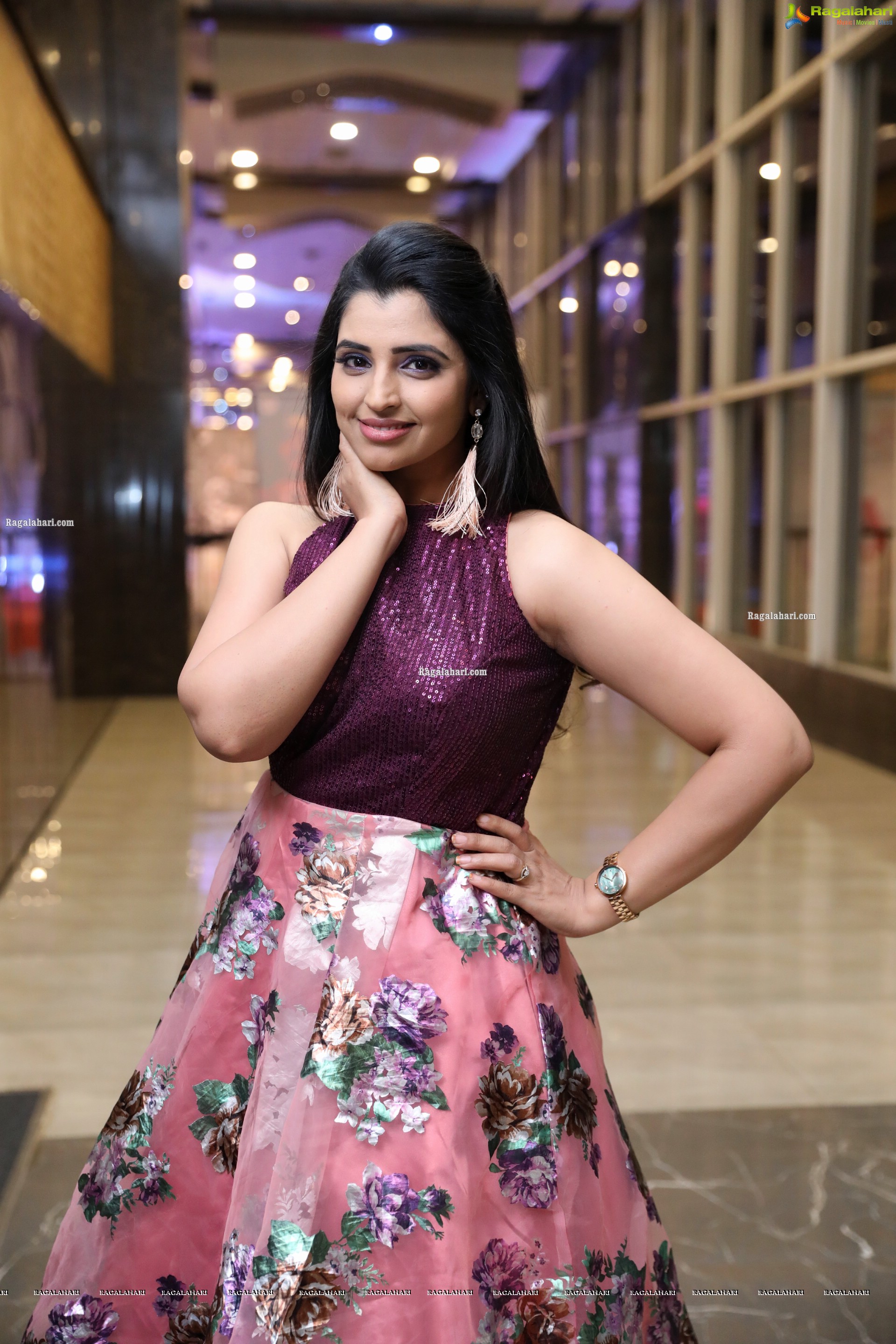 Shyamala at Roberrt Movie Pre-Release Event, HD Photo Gallery