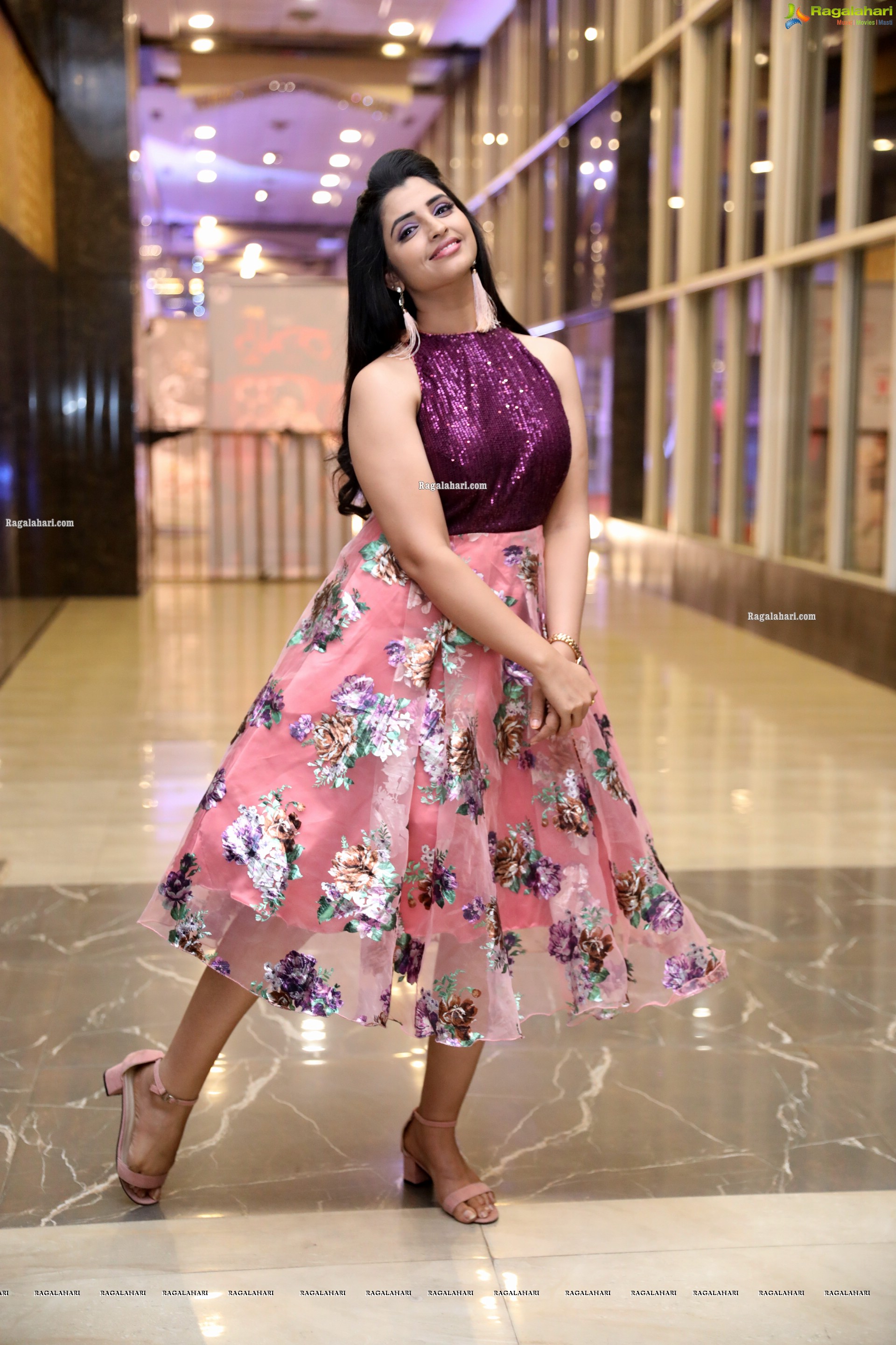 Shyamala at Roberrt Movie Pre-Release Event, HD Photo Gallery