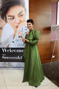 Sreemukhi at Luvih Beauty Products Promotions