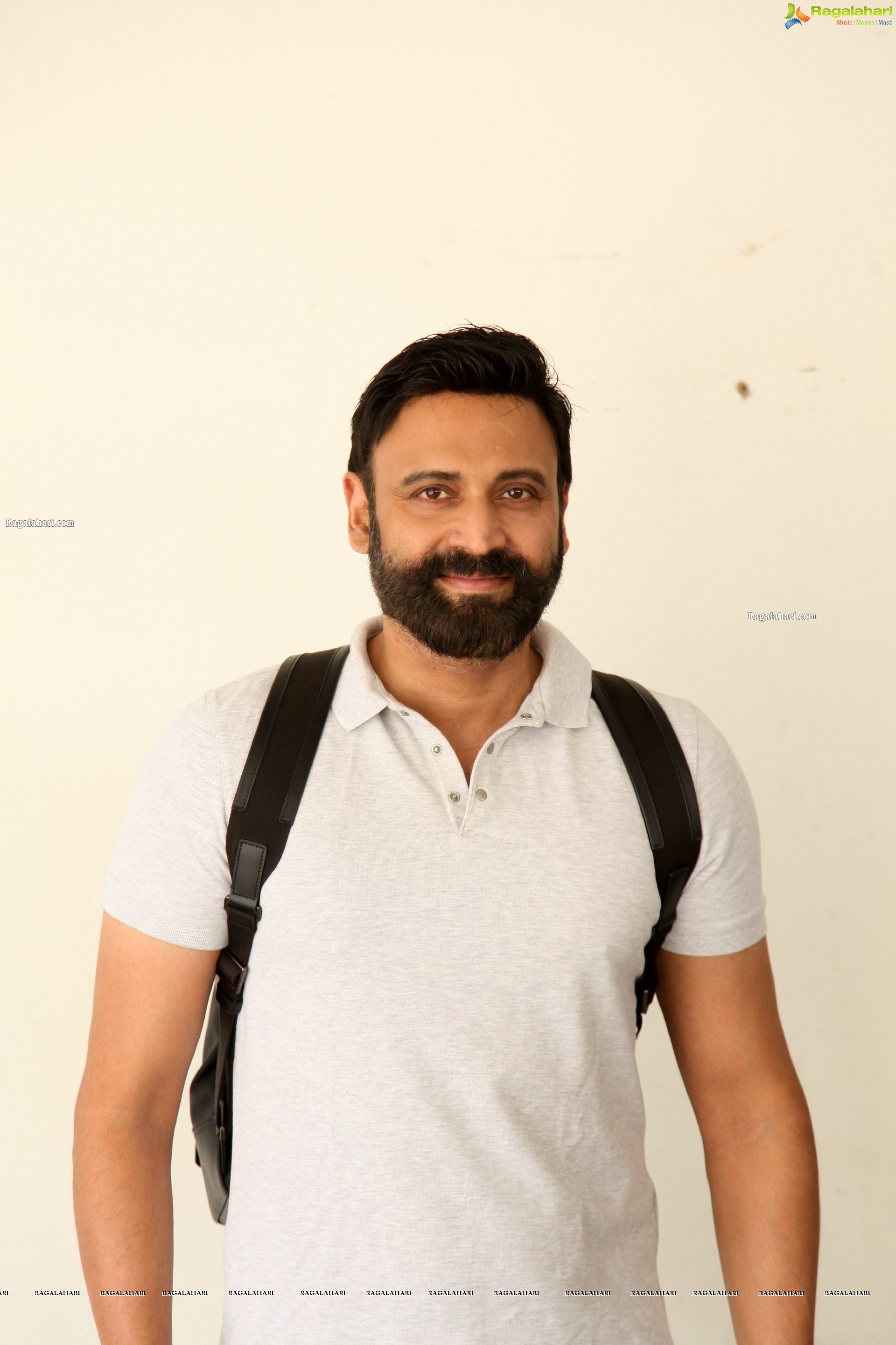 Sumanth at Kapatadhaari Movie Interview, HD Photo Gallery