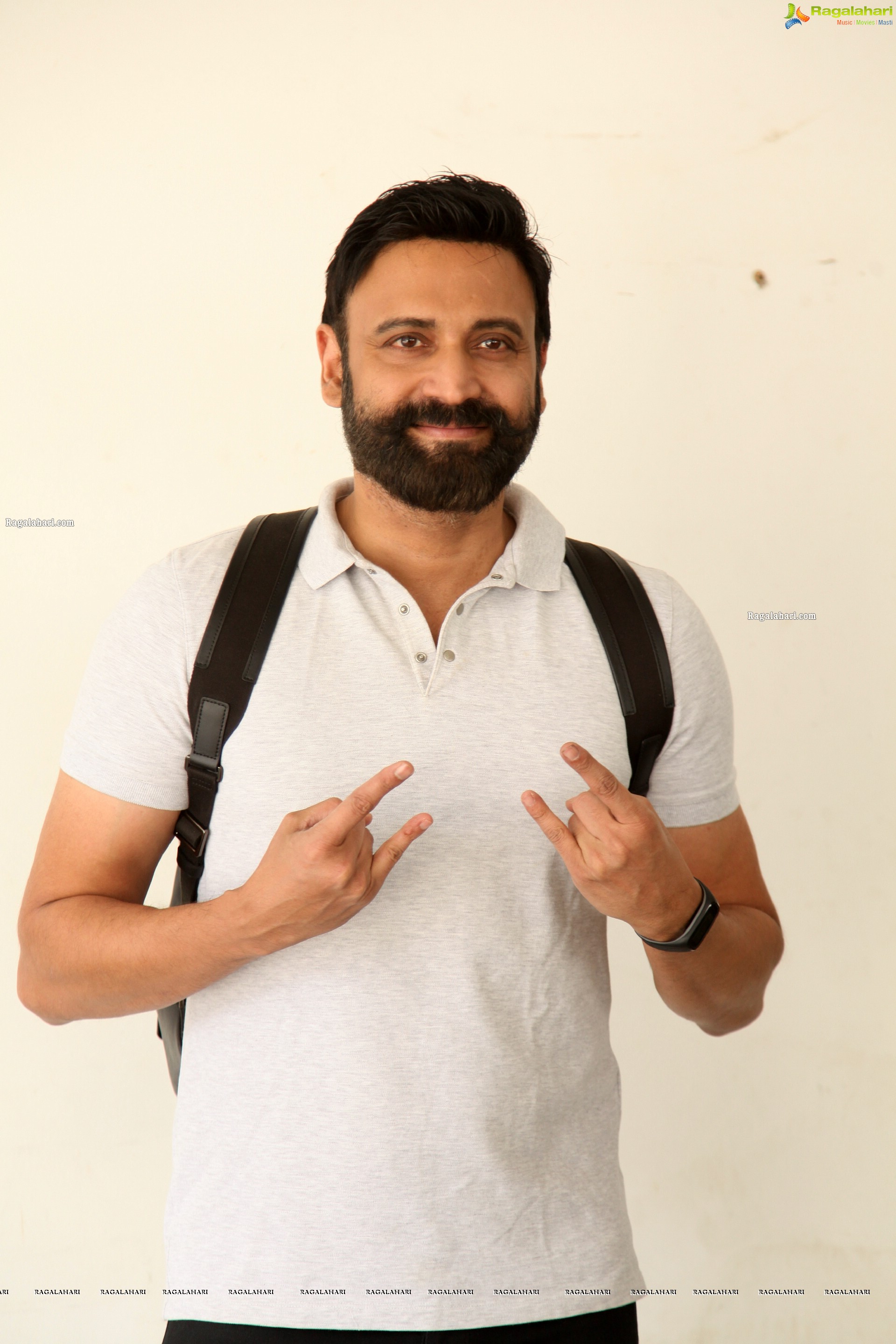 Sumanth at Kapatadhaari Movie Interview, HD Photo Gallery