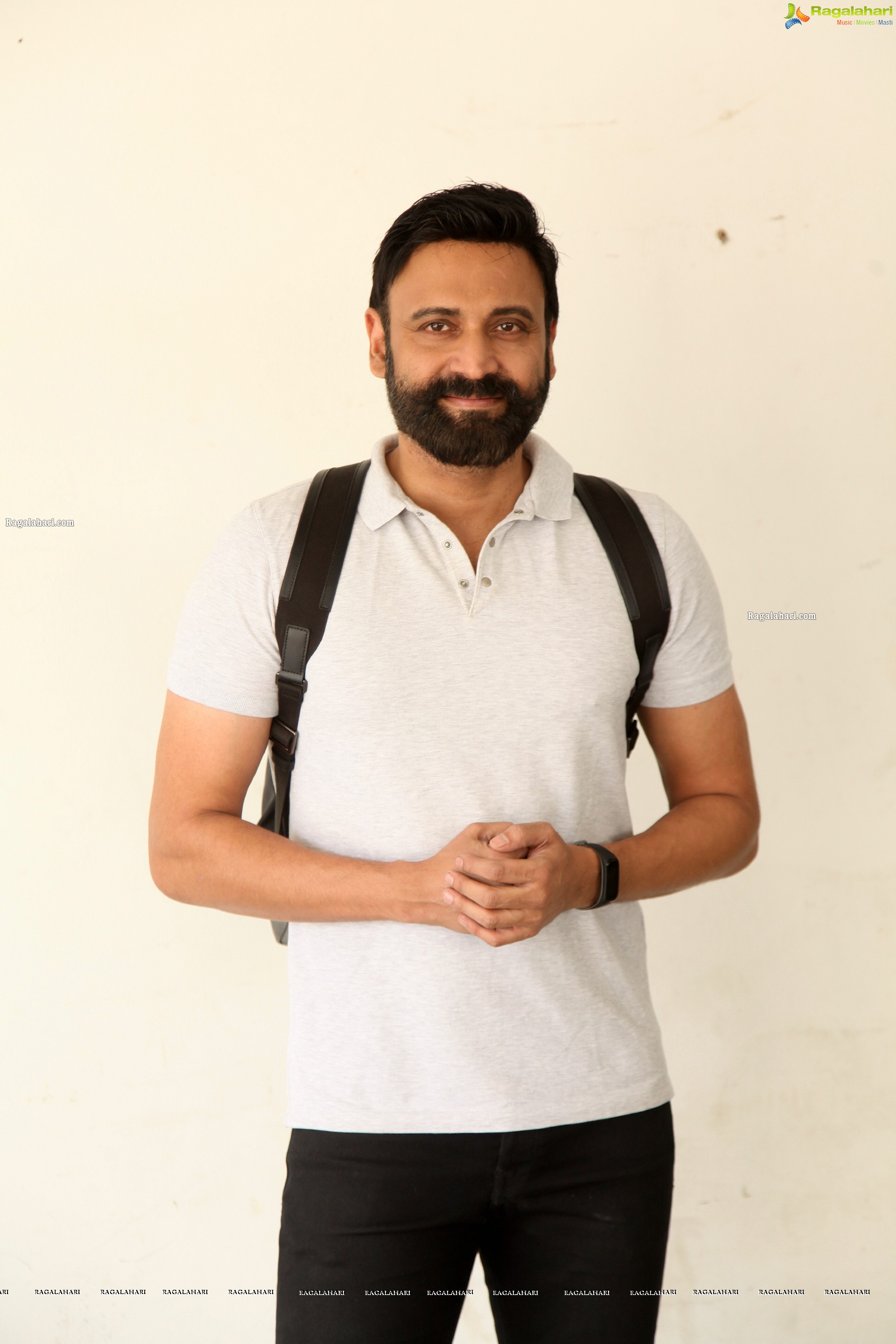 Sumanth at Kapatadhaari Movie Interview, HD Photo Gallery