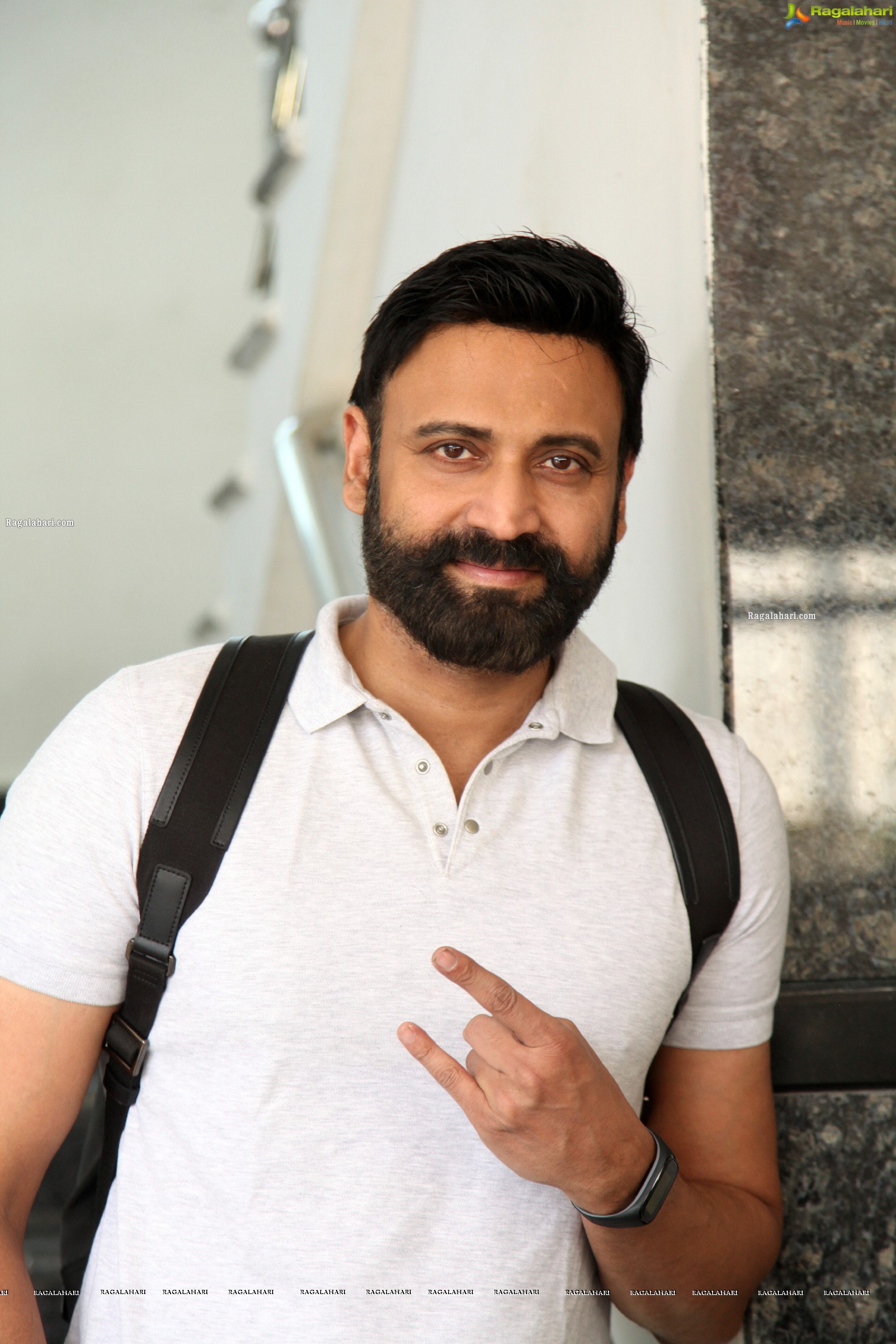 Sumanth at Kapatadhaari Movie Interview, HD Photo Gallery