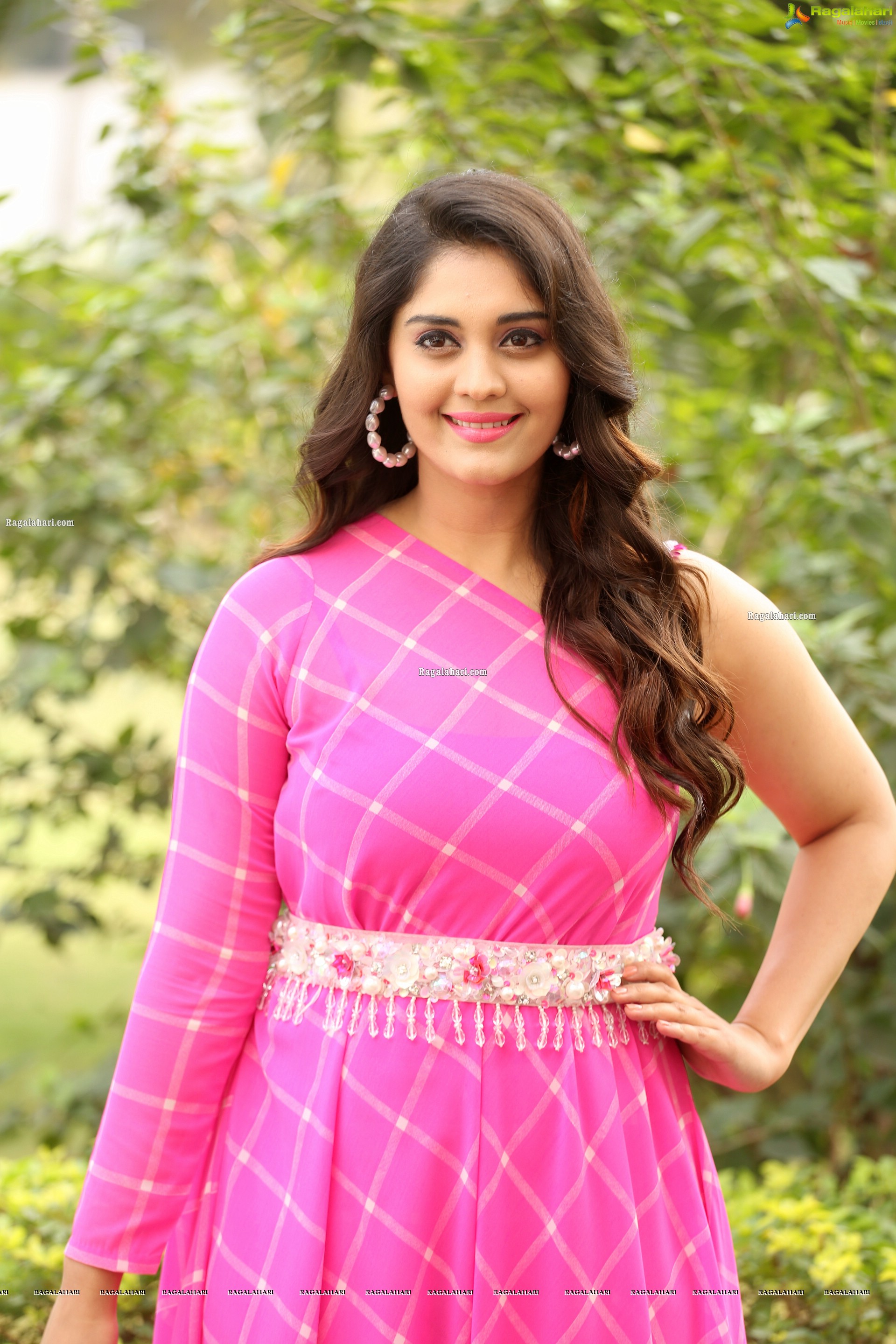 Surbhi at Sashi Movie Song Okey Oka Lokam Nuvvey Success Celebrations, HD Stills