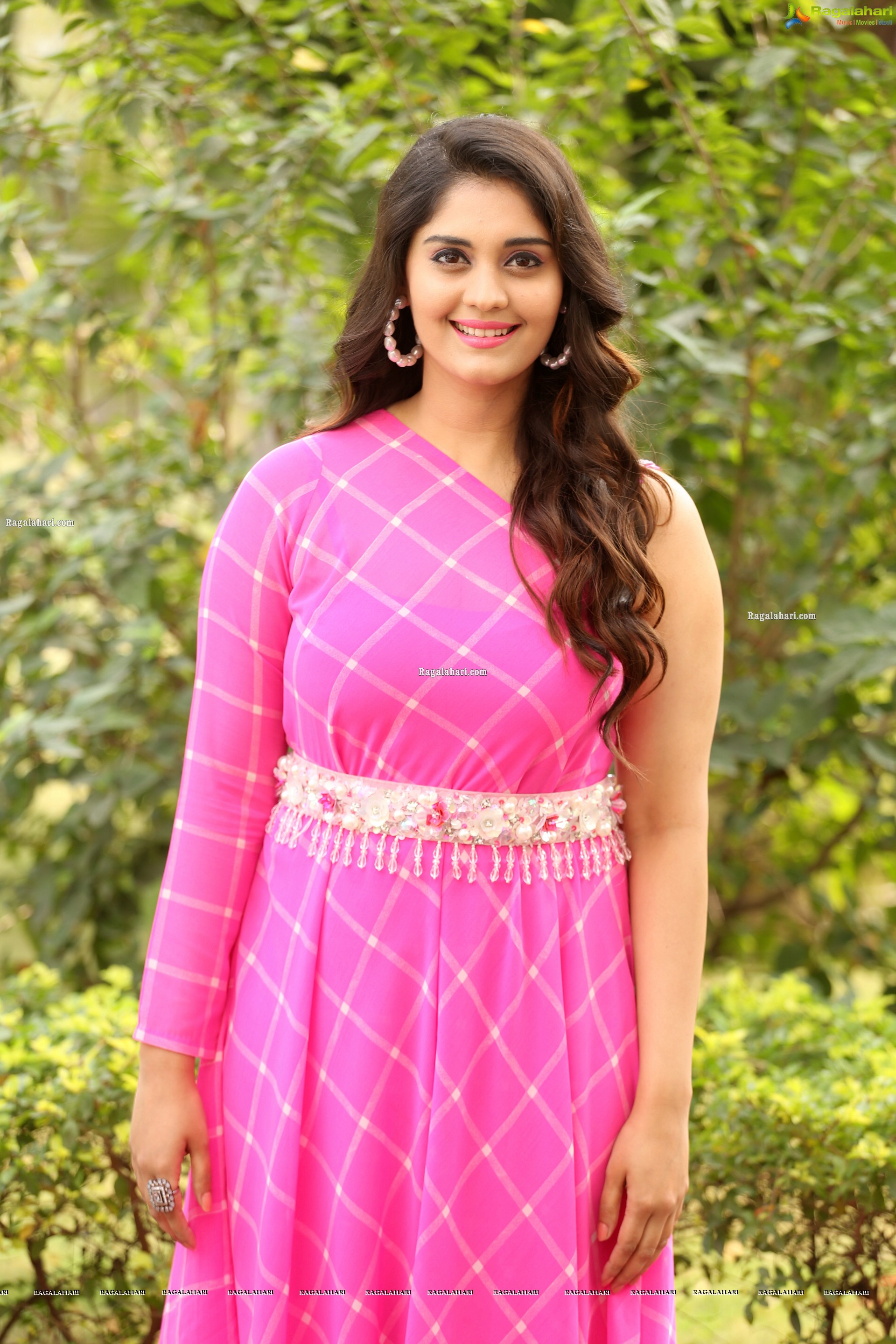 Surbhi at Sashi Movie Song Okey Oka Lokam Nuvvey Success Celebrations, HD Stills