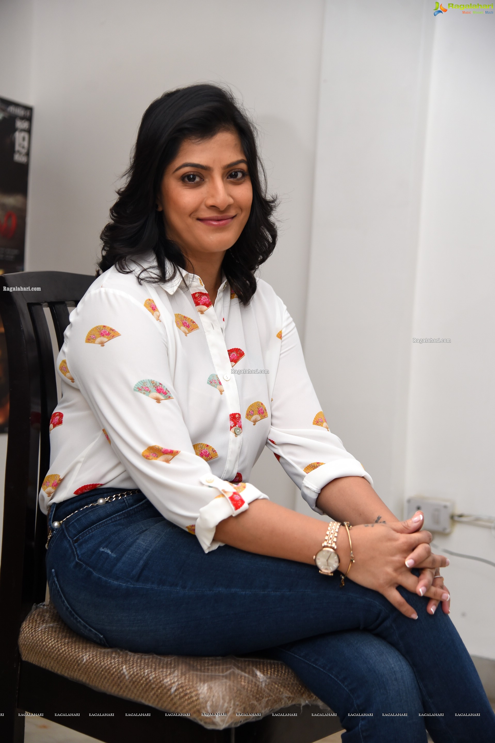 Varalaxmi Sarathkumar at Naandhi Movie Interview, HD Photo Gallery