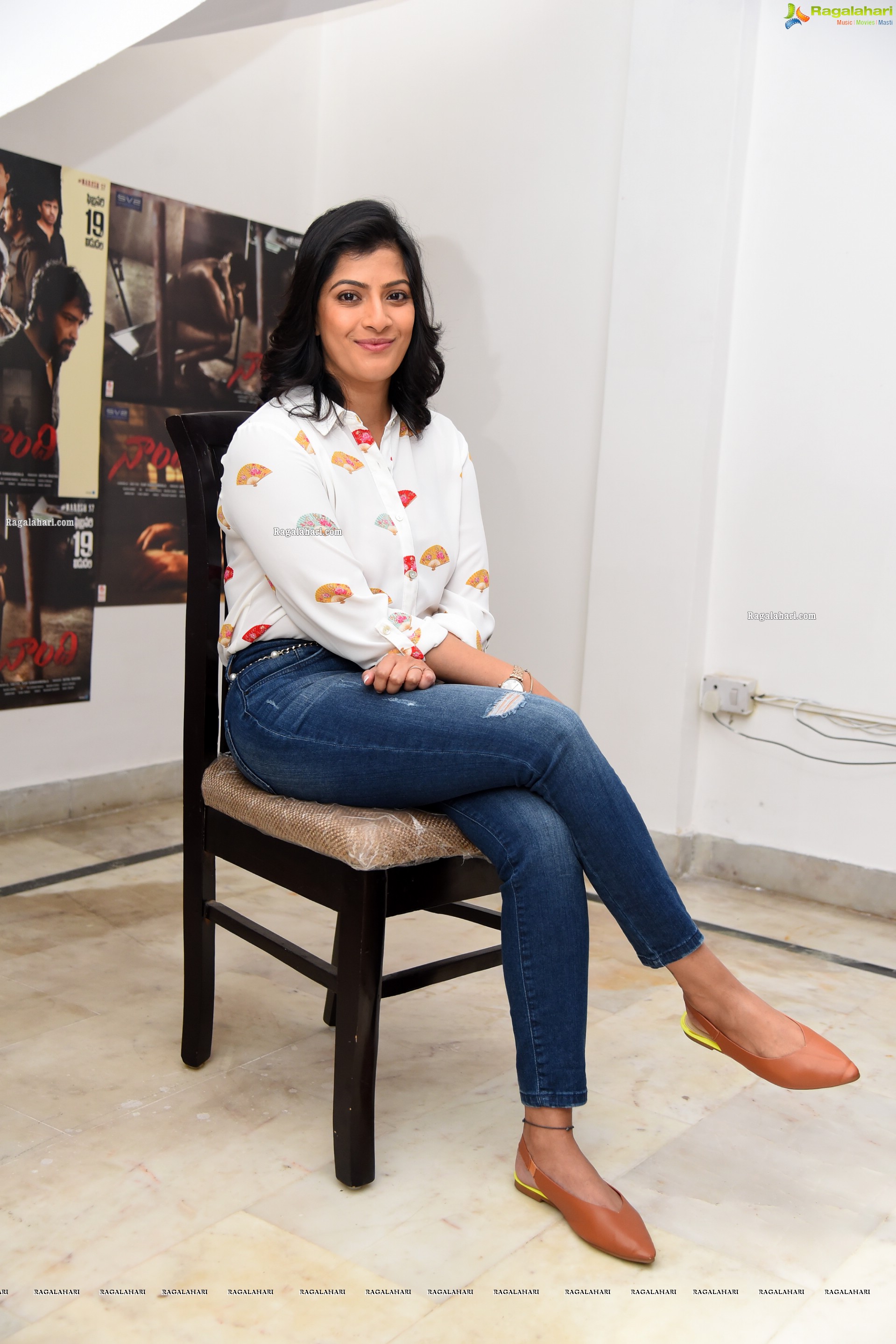 Varalaxmi Sarathkumar at Naandhi Movie Interview, HD Photo Gallery