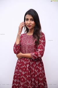 Vidya Indurkar in Red Printed High Low Hem Anarkali Kurti