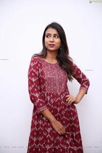 Vidya Indurkar in Red Printed High Low Hem Anarkali Kurti