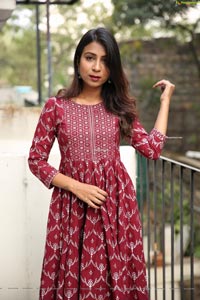 Vidya Indurkar in Red Printed High Low Hem Anarkali Kurti