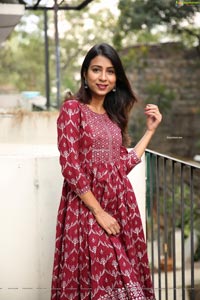 Vidya Indurkar in Red Printed High Low Hem Anarkali Kurti