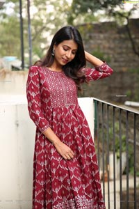 Vidya Indurkar in Red Printed High Low Hem Anarkali Kurti