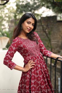 Vidya Indurkar in Red Printed High Low Hem Anarkali Kurti