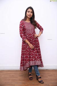 Vidya Indurkar in Red Printed High Low Hem Anarkali Kurti