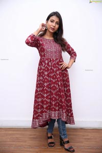 Vidya Indurkar in Red Printed High Low Hem Anarkali Kurti