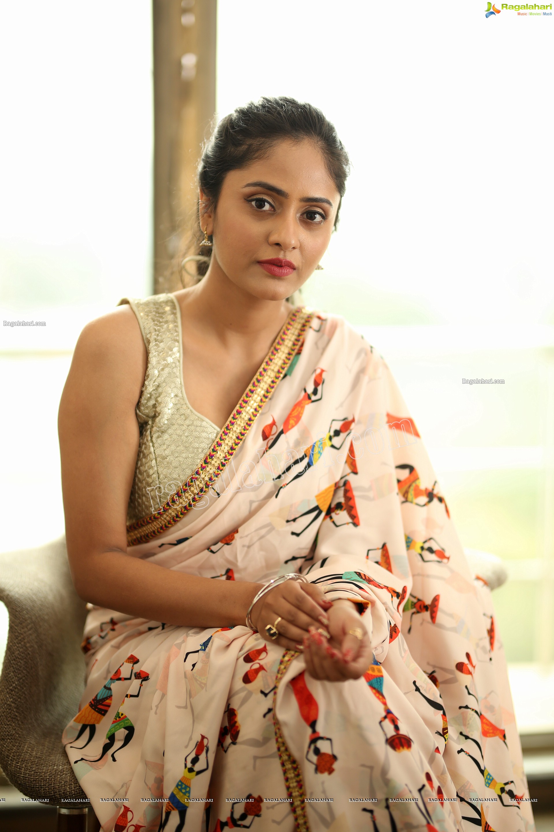 Sanya Thakur in Cream Printed Classic Saree, Exclusive Studio Shoot