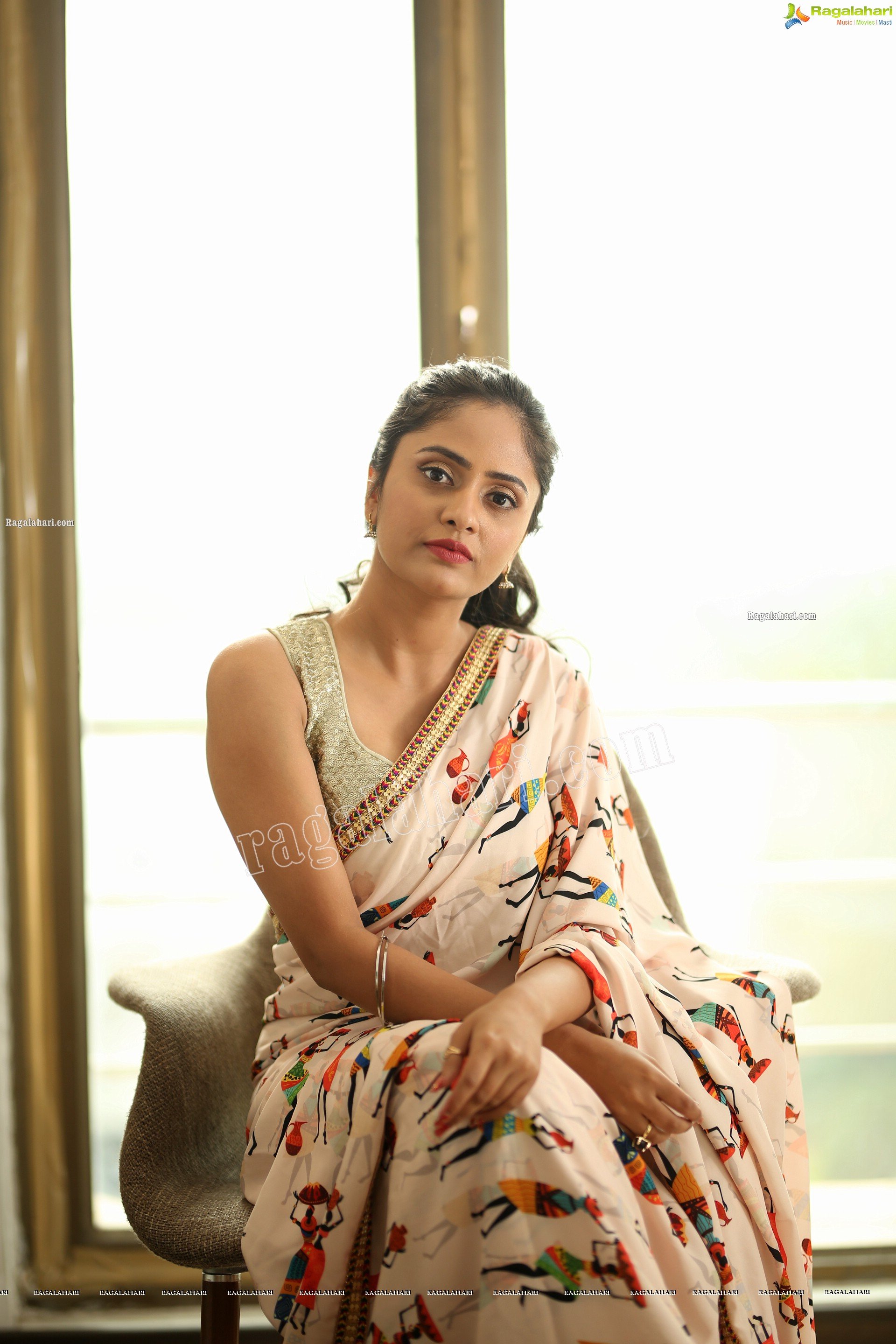 Sanya Thakur in Cream Printed Classic Saree, Exclusive Studio Shoot