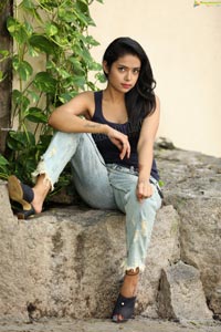 Swati Mandal in Navy Blue Tank Top and Jeans