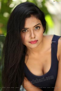 Swati Mandal in Navy Blue Tank Top and Jeans