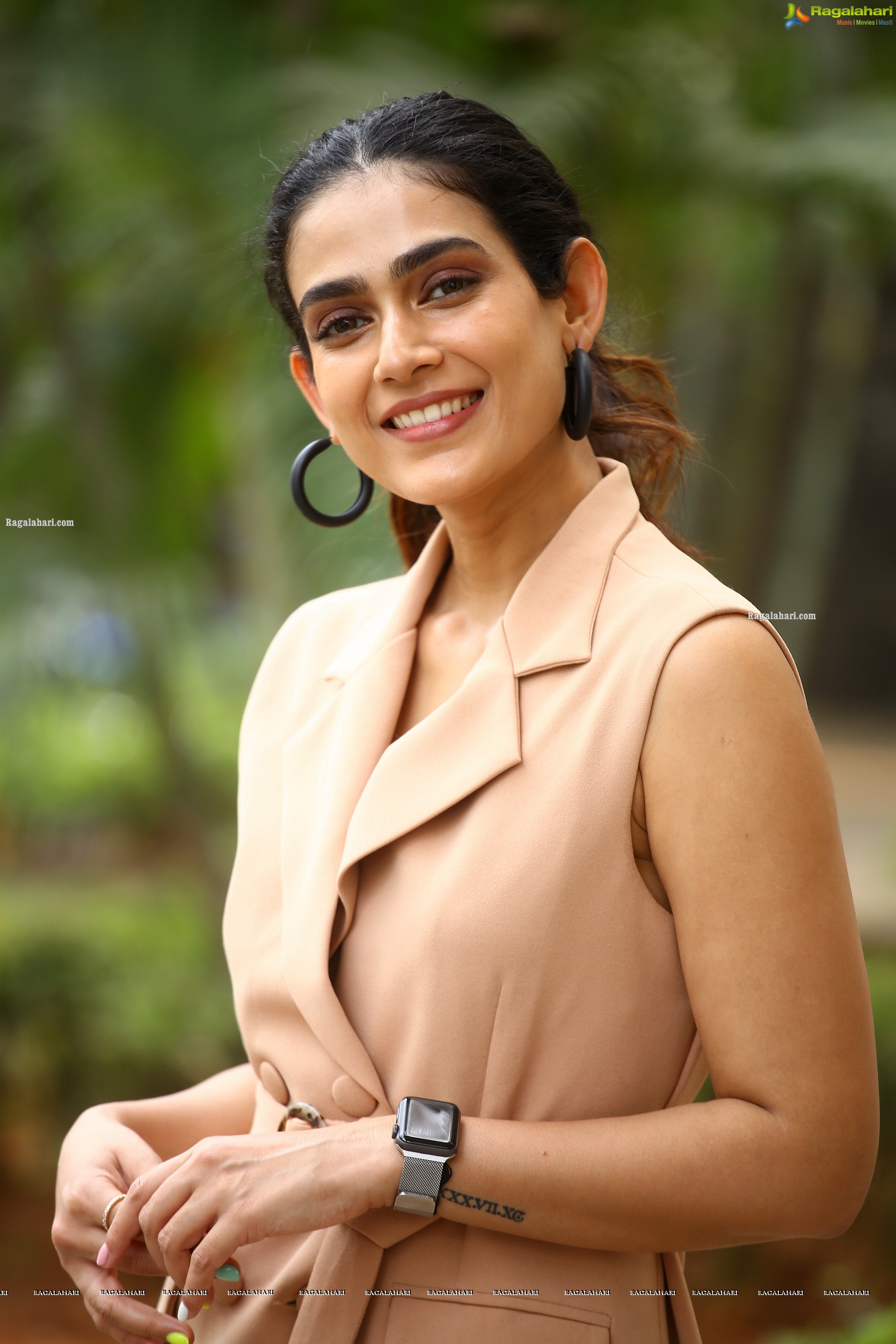 Aakanksha Singh at Clap Movie Press Meet, HD Photo Gallery