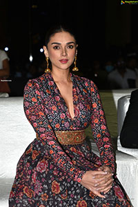 Aditi Rao Hydari at Hey Sinamika Pre-Release Event