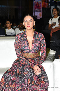 Aditi Rao Hydari at Hey Sinamika Pre-Release Event