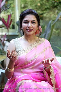 Bhagyashree at Radhe Shyam Movie Interview