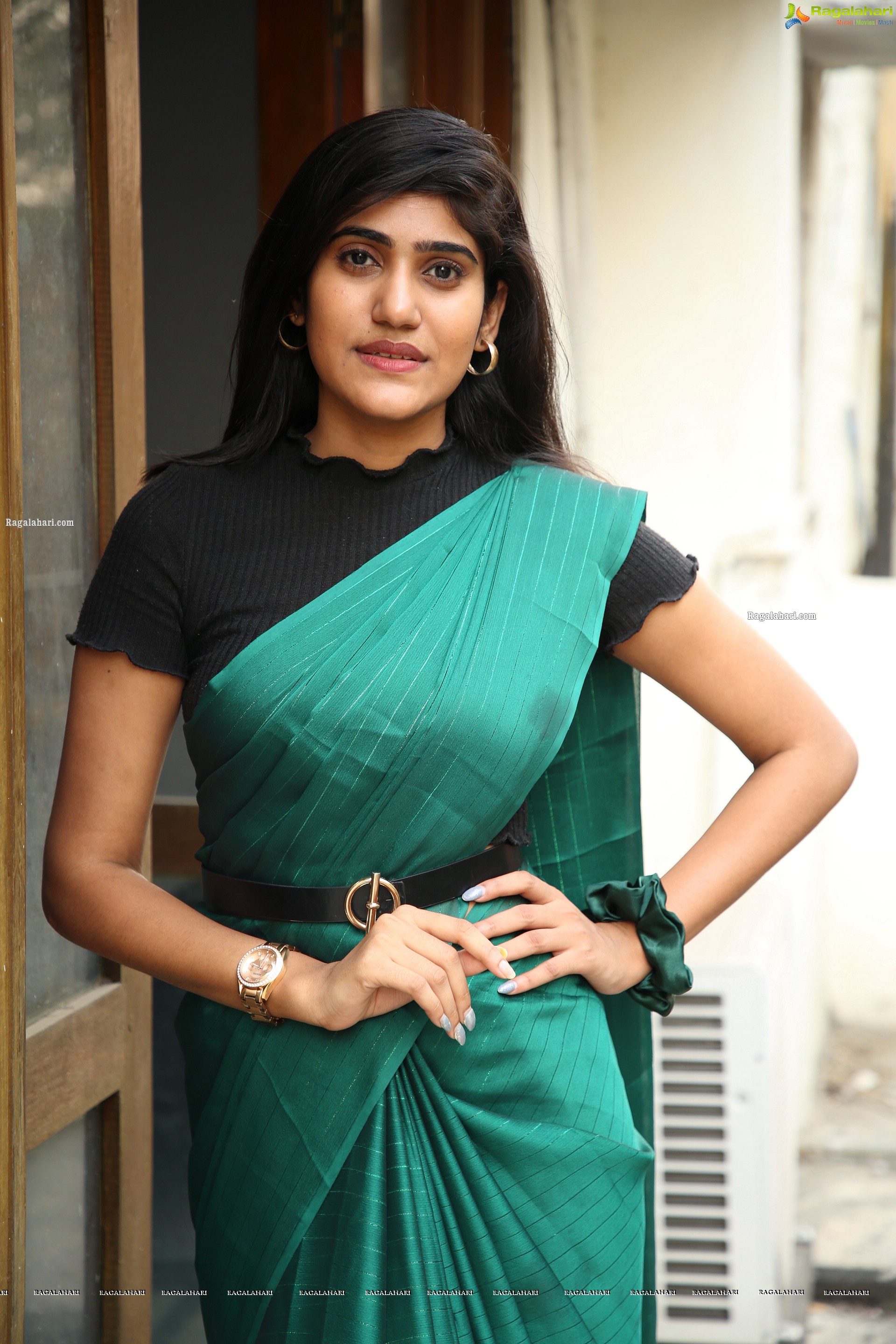 Bindu Nuthakiy in Beautiful Green Saree, HD Photo Gallery